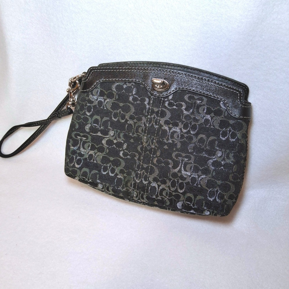 Coach Legacy Optic Signature C Black Silver Turnlock Wristlet Bag Hangtag